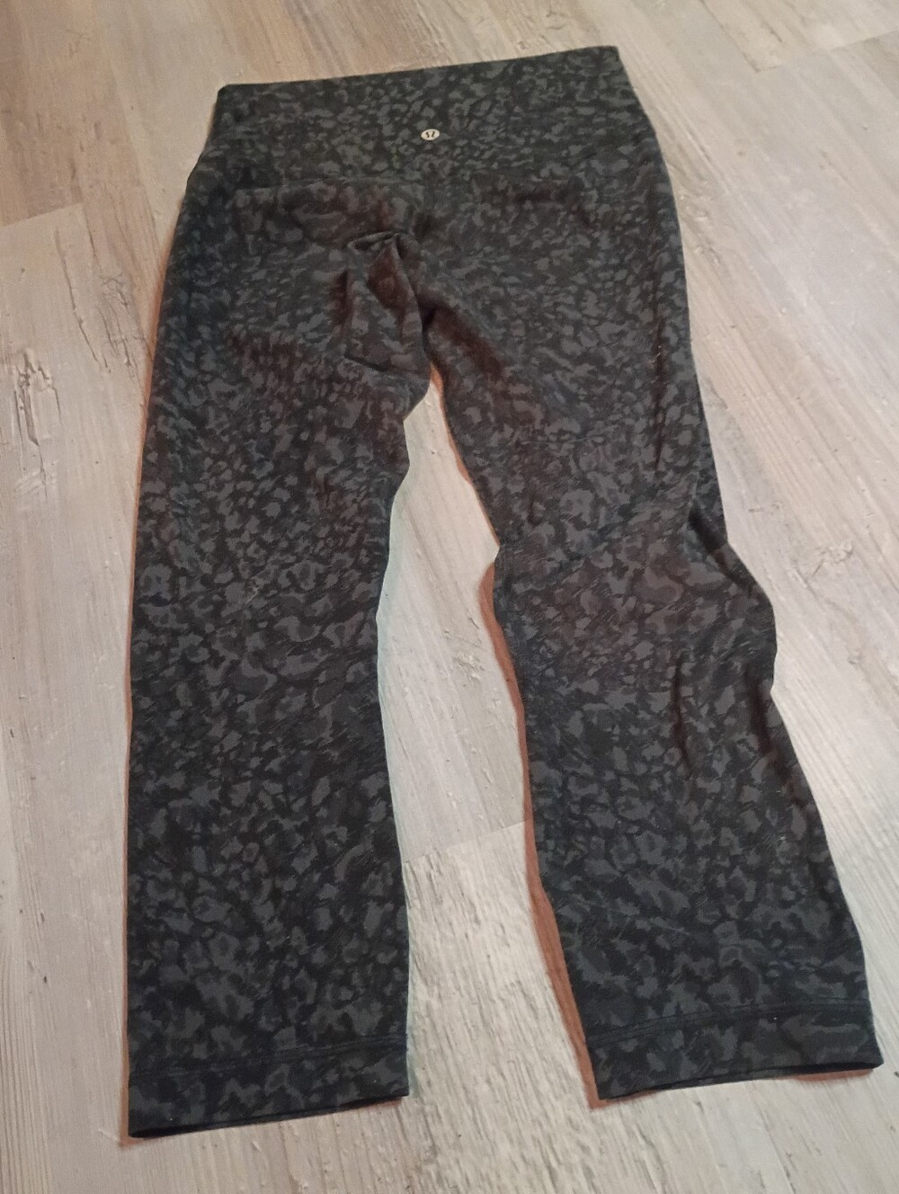 Lululemon - Picture 4 of 5